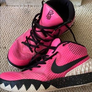 Kyrie 1 id